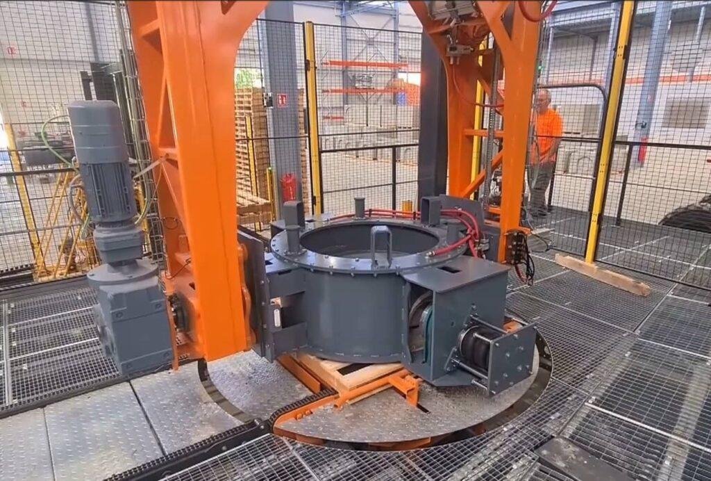 Poste de fabrication de pièces préfabriquées en béton dans une usine